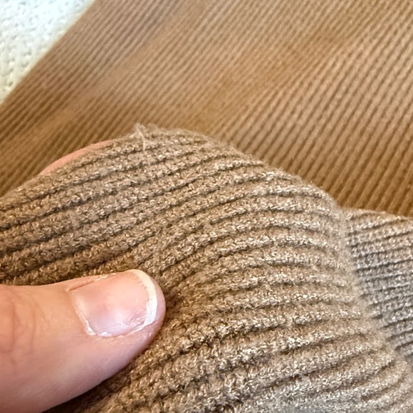 Cyrus V-Neck Ribbed Sweater - Picture 12 of 12